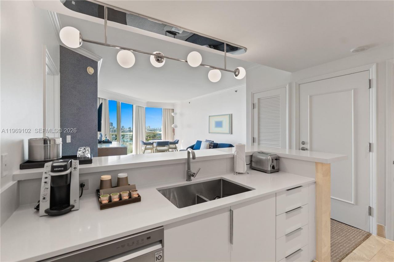 4401 Collins Ave, Unit 1706, Miami Beach, FL 33140 Photo