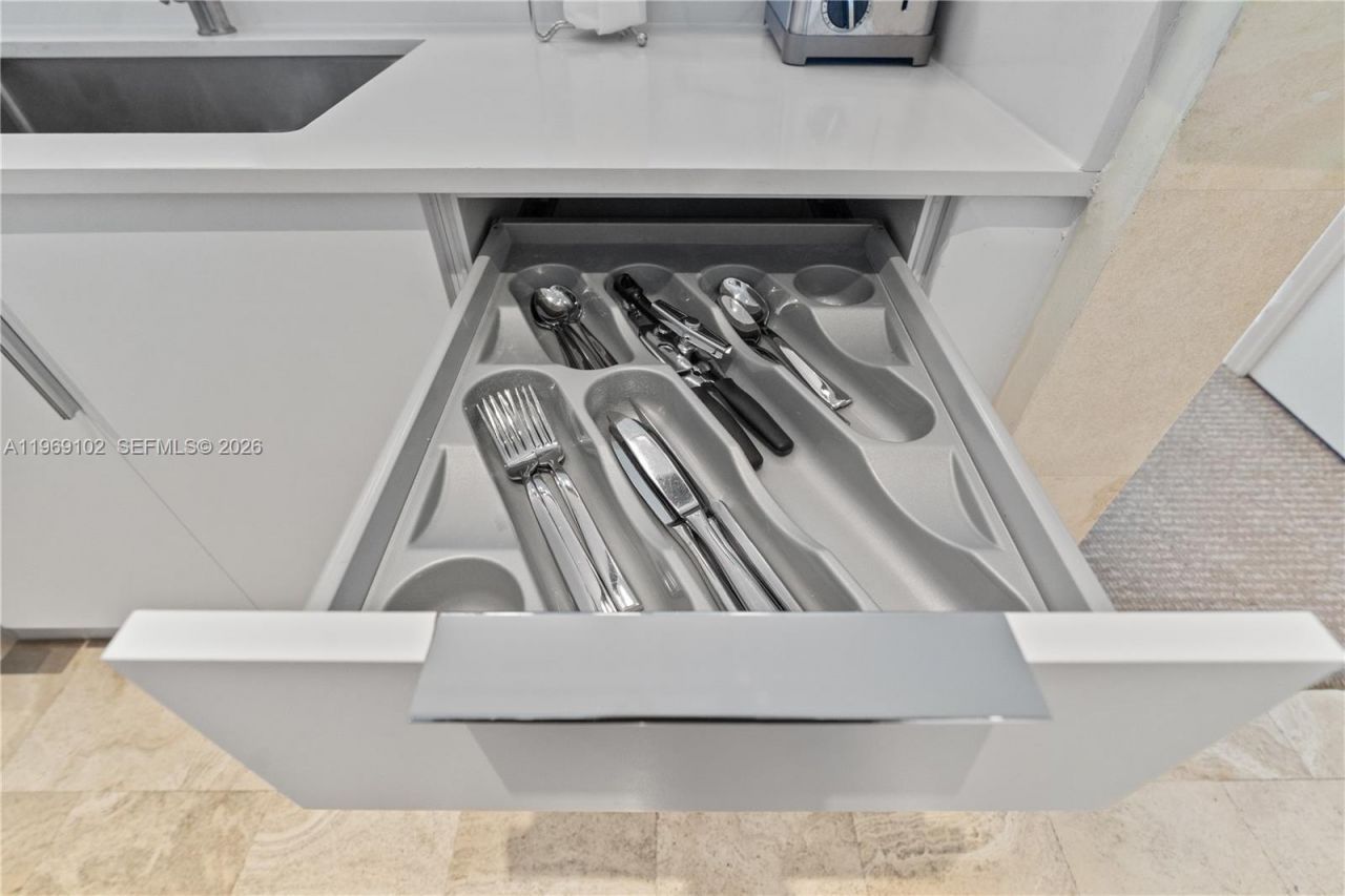 4401 Collins Ave, Unit 1706, Miami Beach, FL 33140 Photo