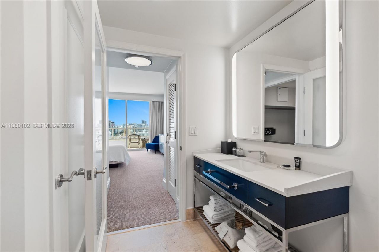 4401 Collins Ave, Unit 1706, Miami Beach, FL 33140 Photo