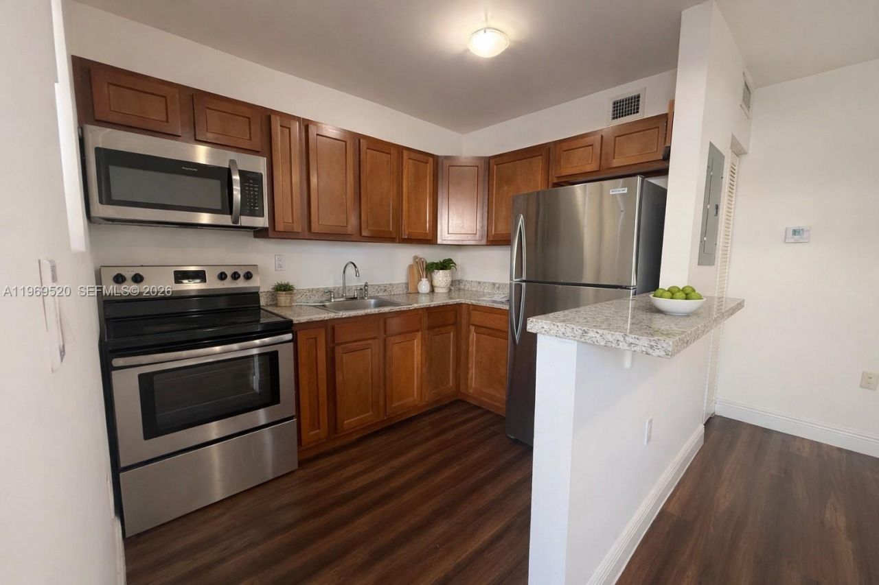 540 NW 7th St, Unit 23, Miami, FL 33136 Photo