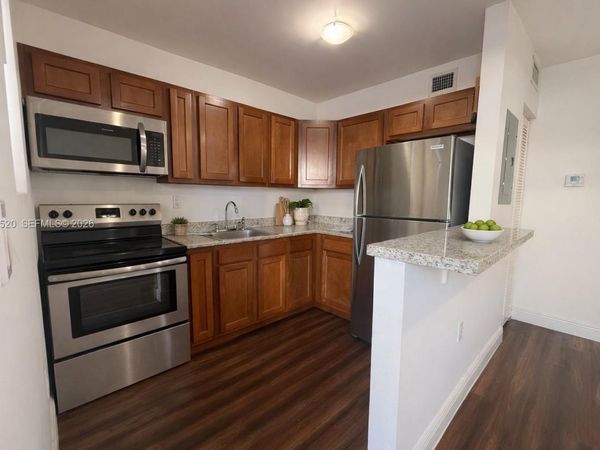 540 NW 7th St, Unit 26, Miami, FL 33136