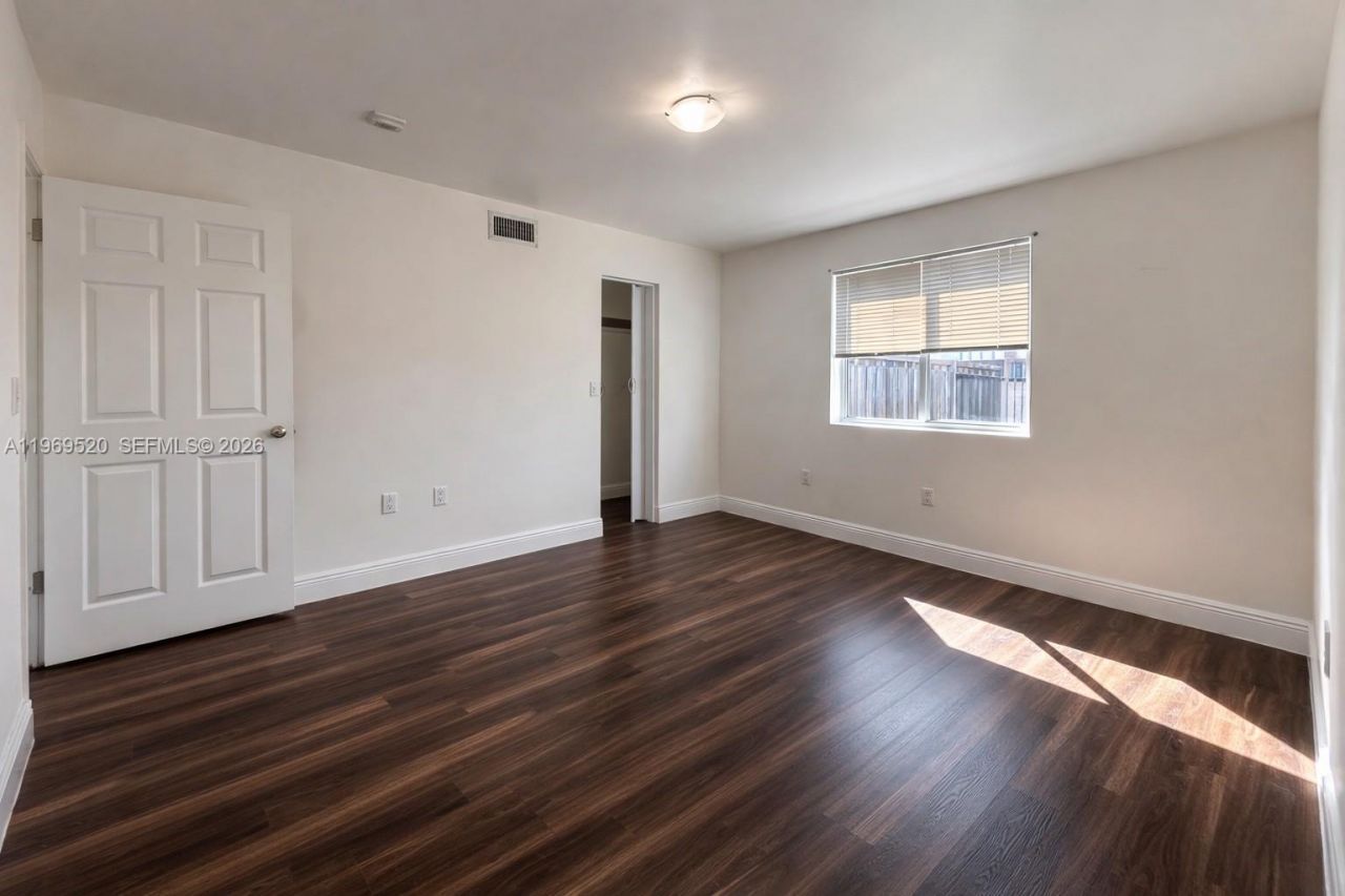 540 NW 7th St , Unit 26, Miami, FL 33136 Photo