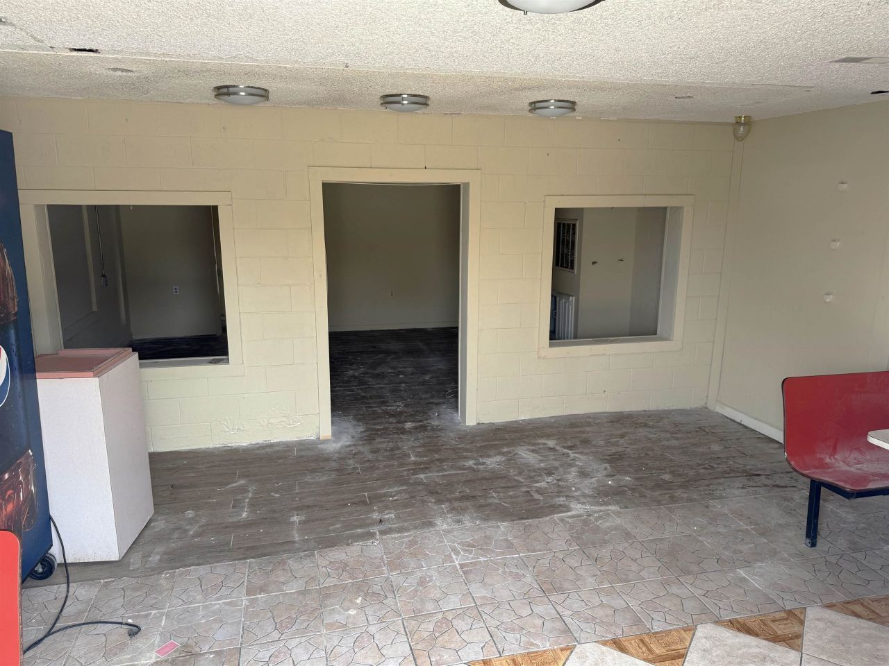 481 S Church St.  Photo 4