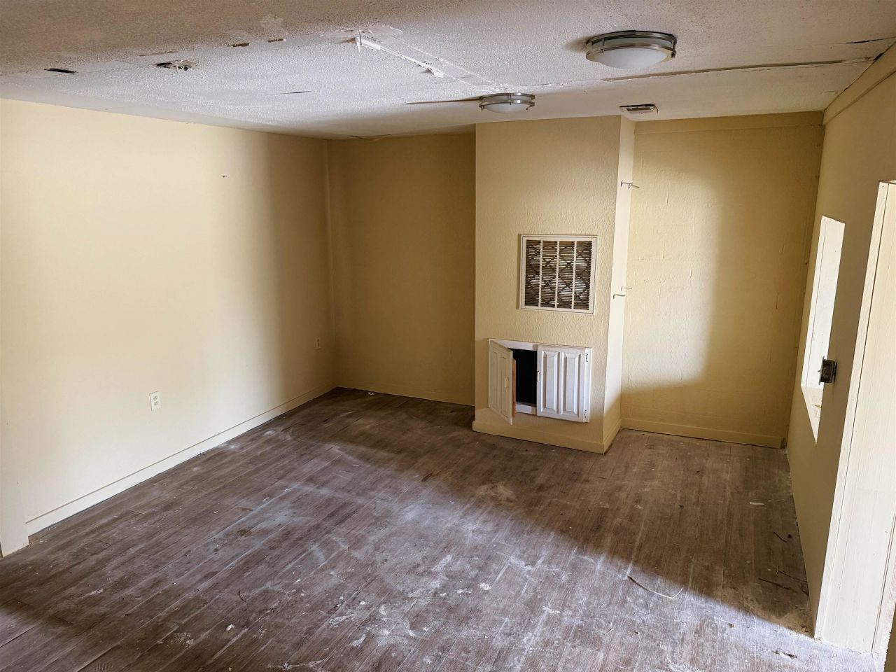 481 S Church St.  Photo 6