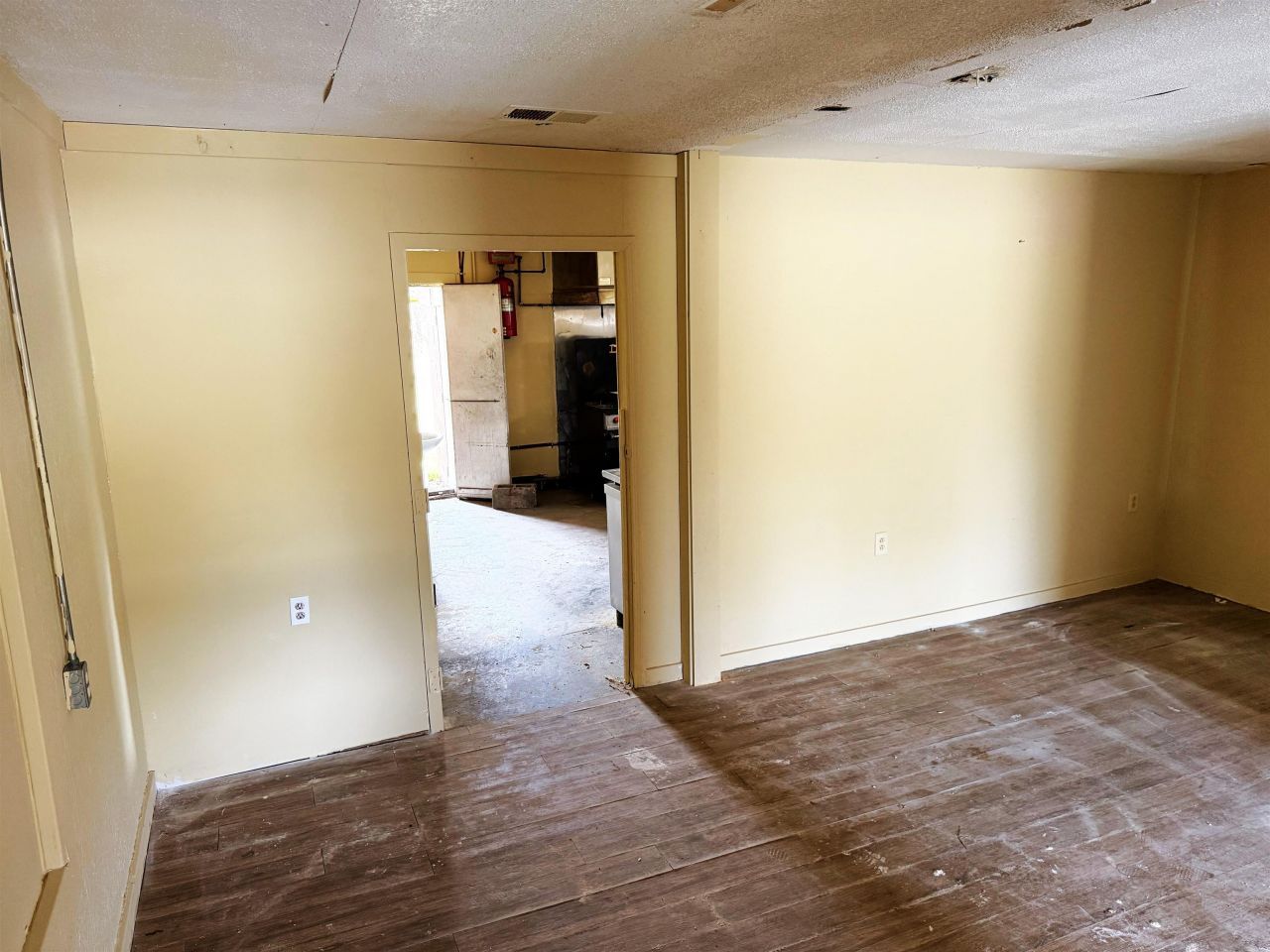 481 S Church St.  Photo 7