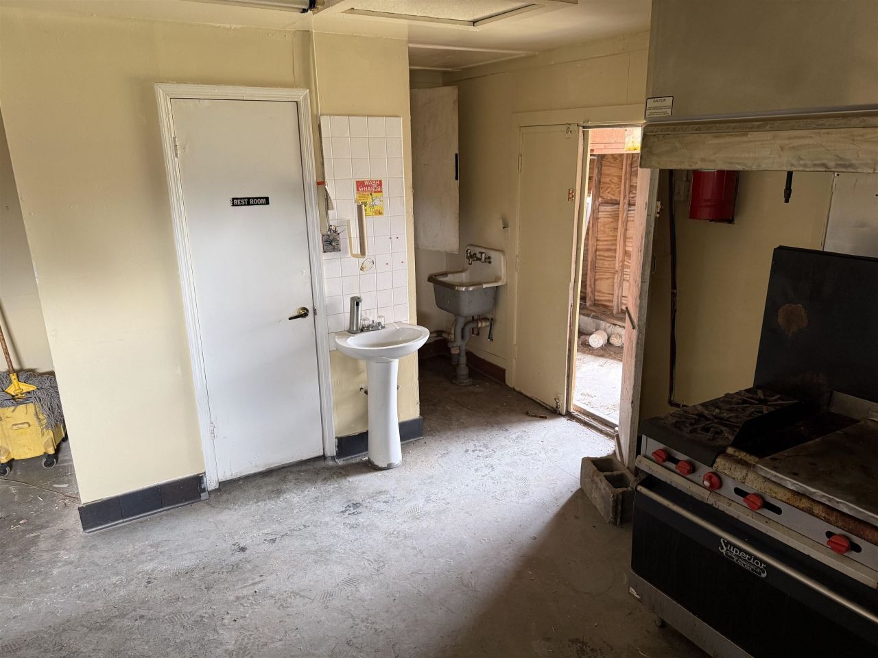 481 S Church St.  Photo 9