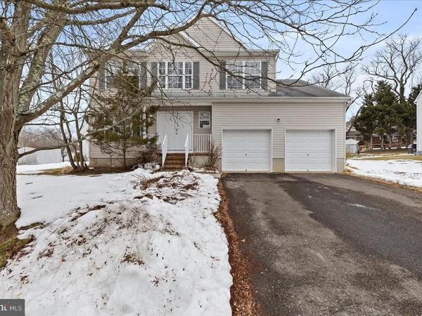 23 SUNDEW DRIVE, TRENTON, NJ 08638