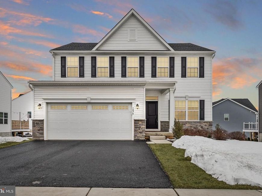 1079 Woodmont Lane, Catasauqua, PA 18032 Main Photo