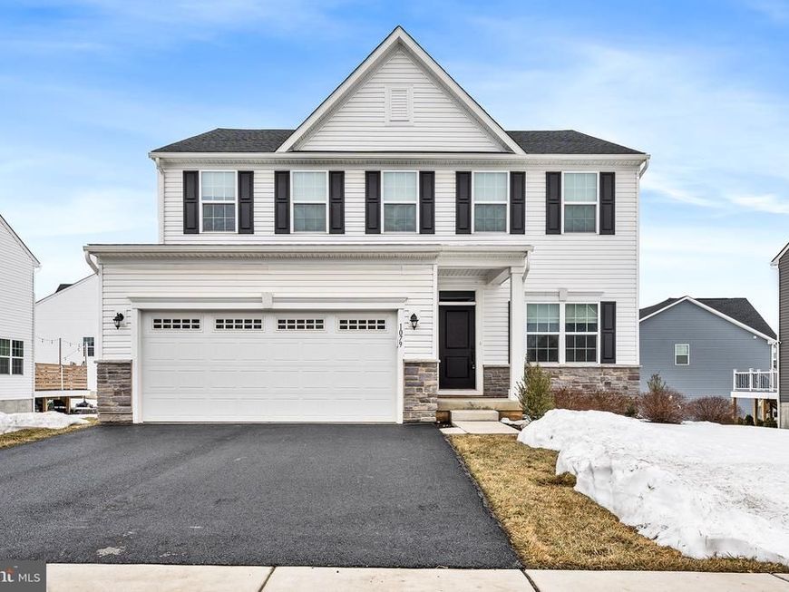 1079 Woodmont Lane, Catasauqua, PA 18032 Main Photo