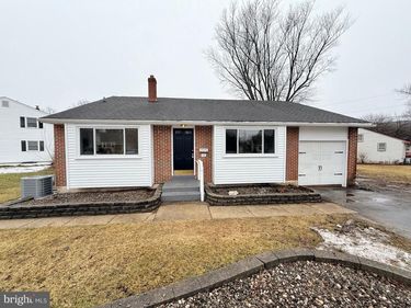 149 LAKE DRIVE, DOWNINGTOWN, PA 19335