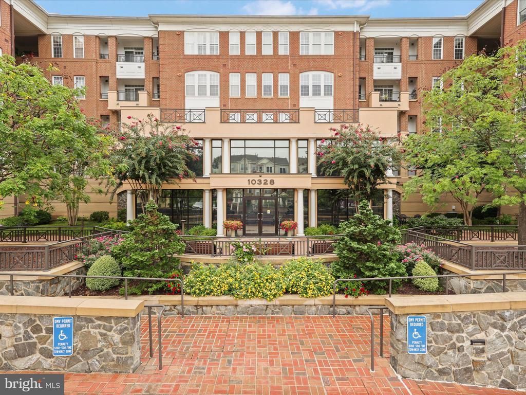 10328 Sager Avenue, Unit 113, Fairfax, VA 22030 Main Photo