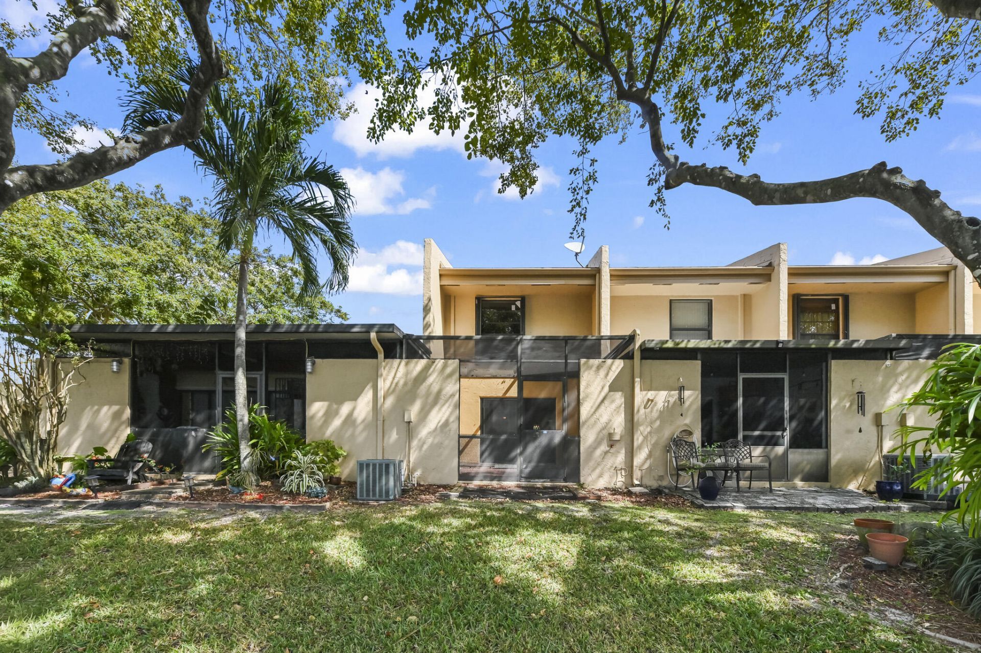 1464 NW 97th Terrace, Unit 285, Pembroke Pines, FL 33024 Photo