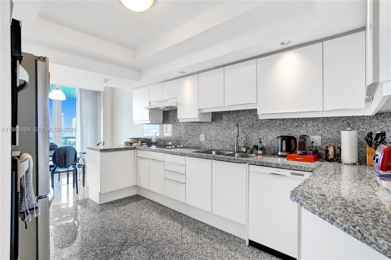 7000 Island Blvd , Unit 2404, Aventura, FL 33160 Photo