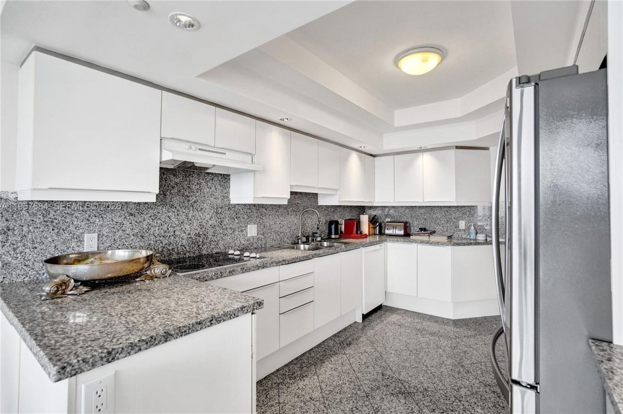 7000 Island Blvd , Unit 2404, Aventura, FL 33160 Photo