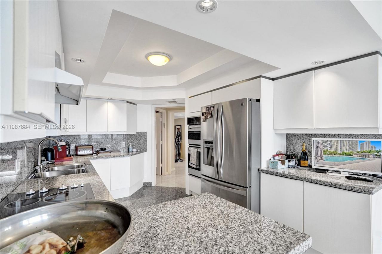 7000 Island Blvd , Unit 2404, Aventura, FL 33160 Photo