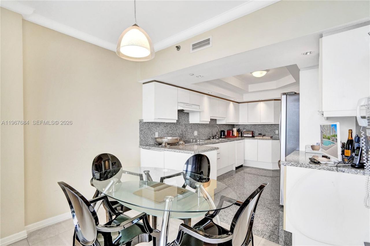 7000 Island Blvd , Unit 2404, Aventura, FL 33160 Photo