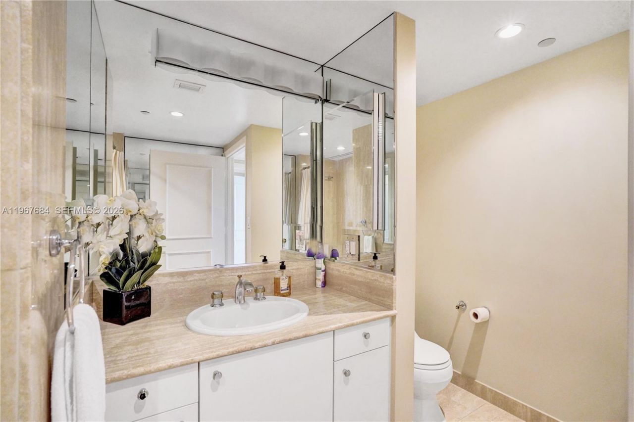 7000 Island Blvd , Unit 2404, Aventura, FL 33160 Photo