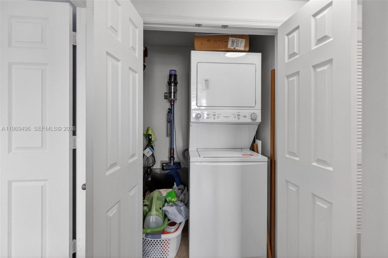 888 S Douglas Rd, Unit 1204, Coral Gables, FL 33134 Photo