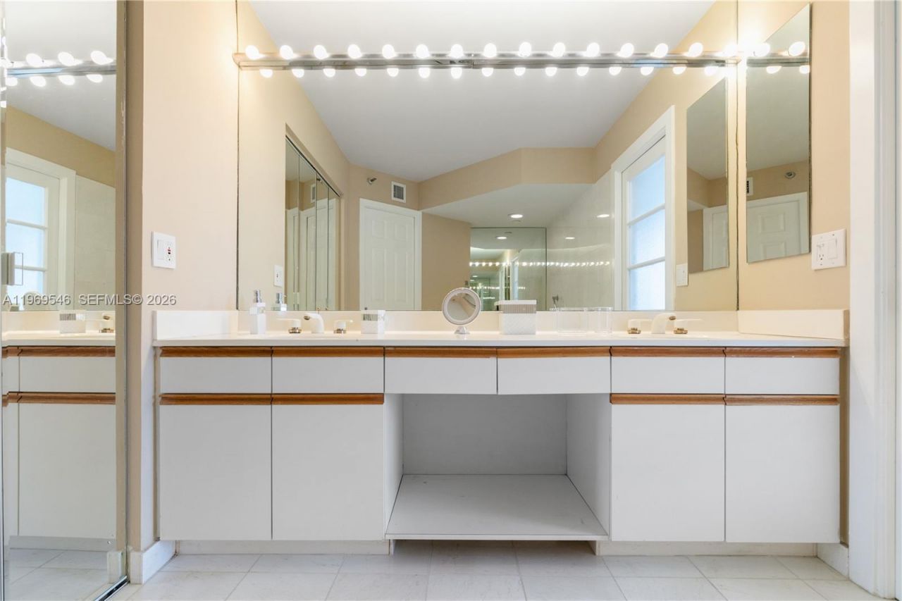 3500 Mystic Pointe Dr , Unit 2603, Aventura, FL 33180 Photo