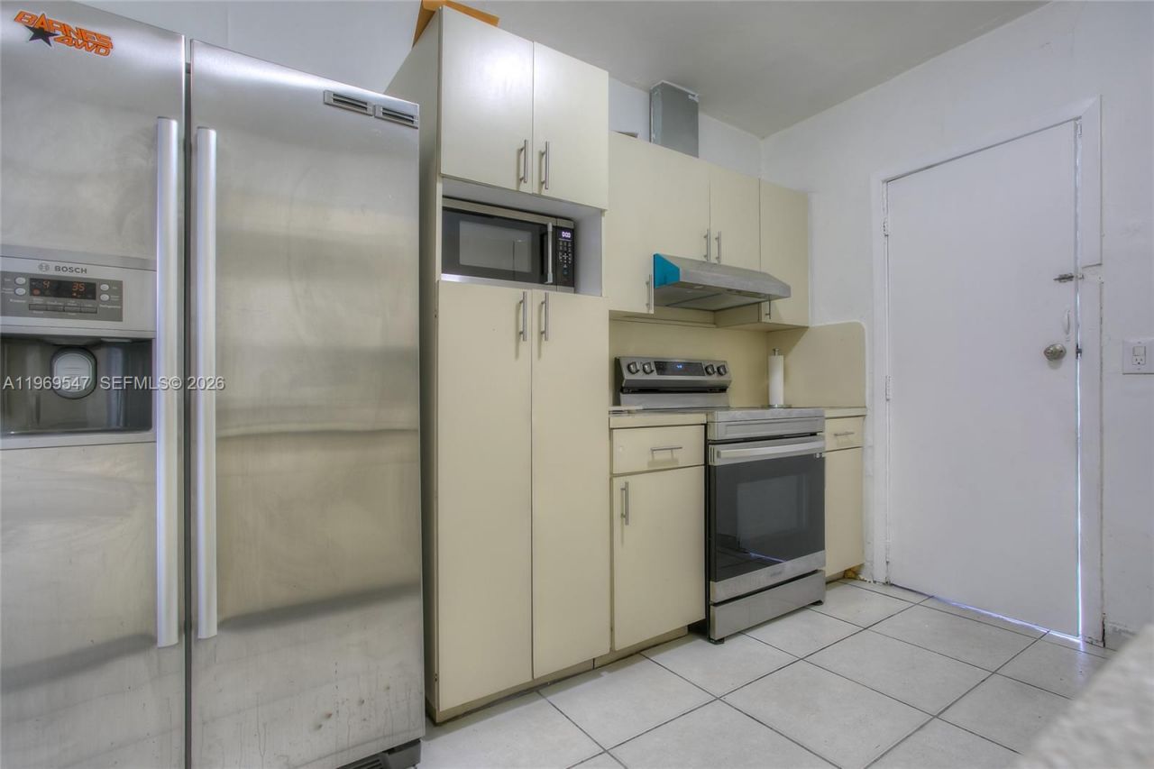 3001 NW 102nd St, Miami, FL 33147 Photo