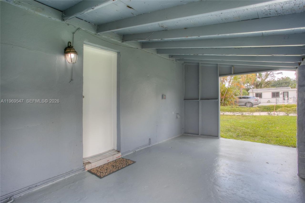 3001 NW 102nd St, Miami, FL 33147 Photo
