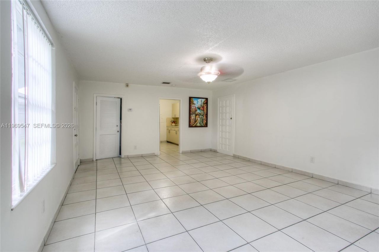 3001 NW 102nd St, Miami, FL 33147 Photo
