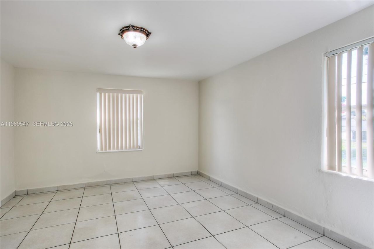 3001 NW 102nd St, Miami, FL 33147 Photo