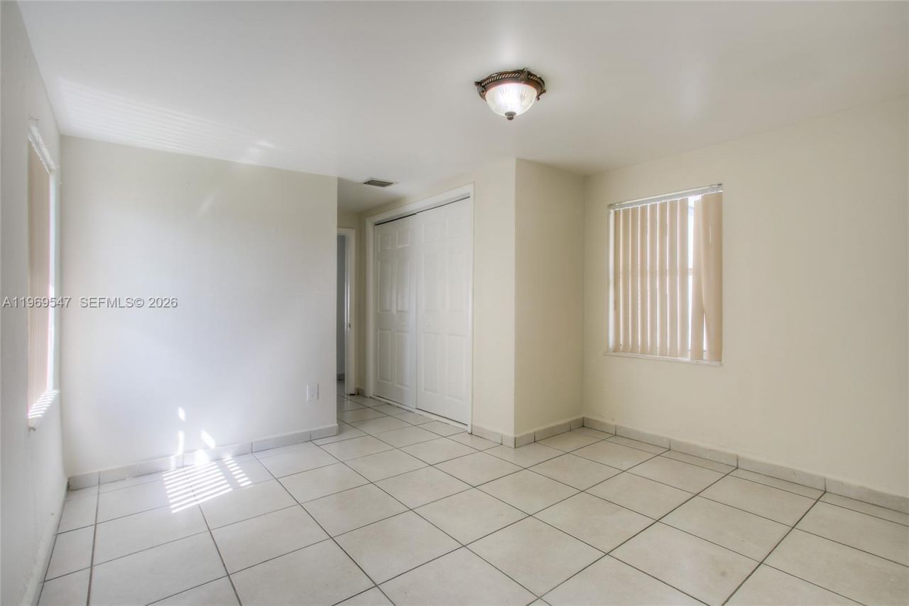 3001 NW 102nd St, Miami, FL 33147 Photo