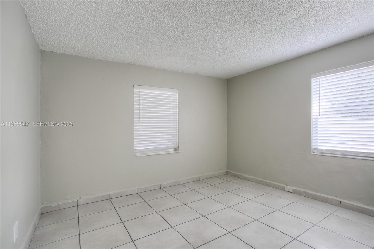 3001 NW 102nd St, Miami, FL 33147 Photo