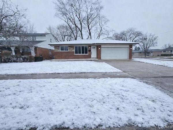 26112 Cunningham Drive, Warren, MI 48091