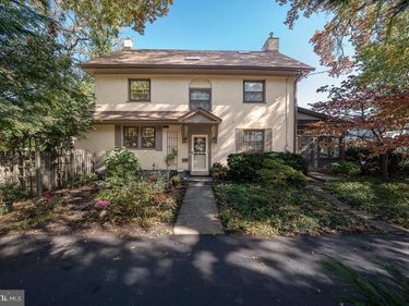 124 GRANDVIEW ROAD, ARDMORE, PA 19003