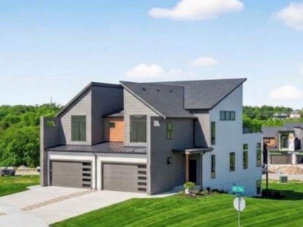 22502 W 93rd Terrace, Lenexa, KS 66227