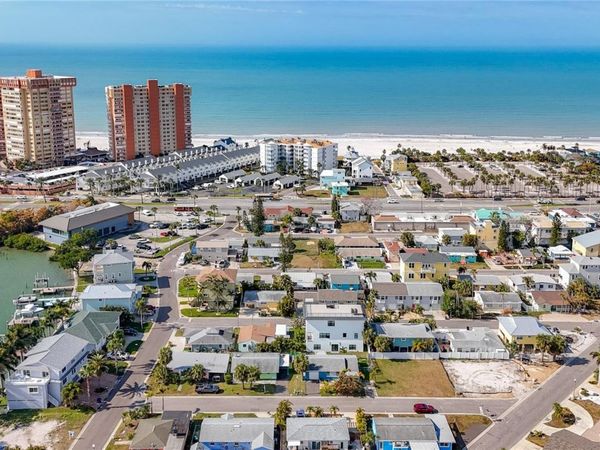 18012 4TH STREET E, REDINGTON SHORES, FL 33708