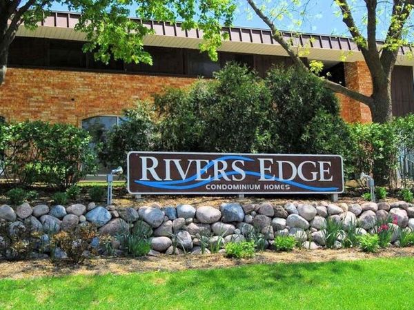 4117 W Rivers Edge CIRCLE, Unit 10, Brown Deer, WI 53209