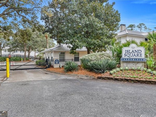 121 S Island Square Drive, St. Simons, GA 31522