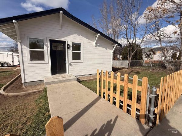 403 16th Ave N, Nampa, ID 83687