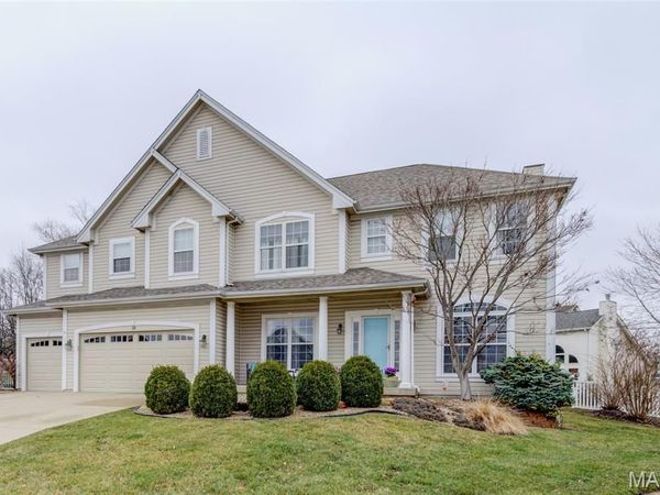 10 Southern Hills Court, O'Fallon, MO 63366