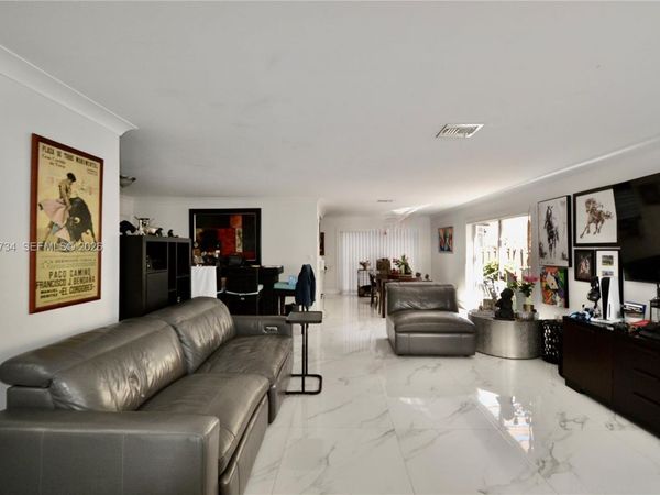 15115 SW 109th St , Miami, FL 33196