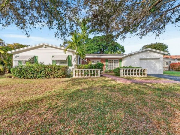 9940 SW 97th Ct, Miami, FL 33176