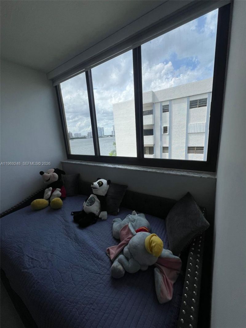 17878 N Bay Rd, Unit 507, Sunny Isles Beach, FL 33160 Photo