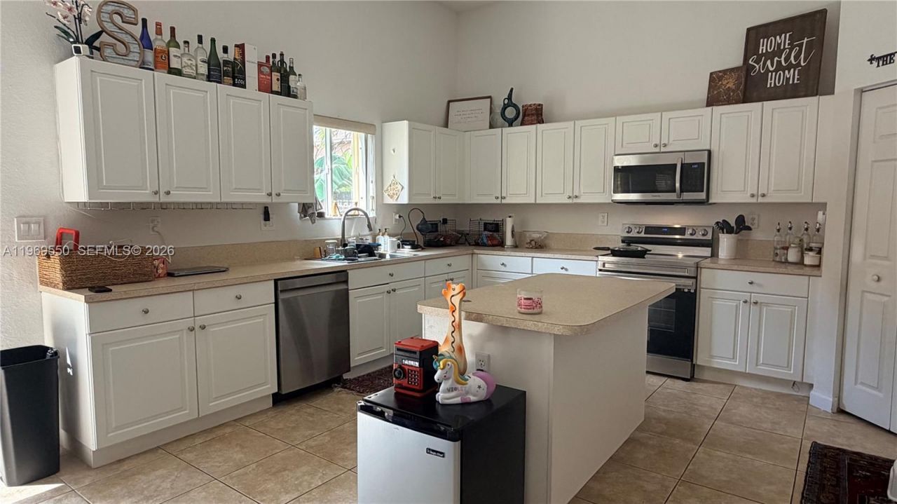 9468 SW 221st Ln, Cutler Bay, FL 33190 Photo