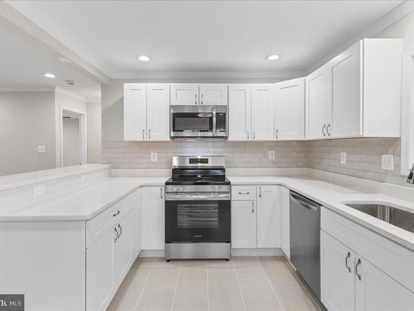 942 CLOVIS AVENUE, CAPITOL HEIGHTS, MD 20743