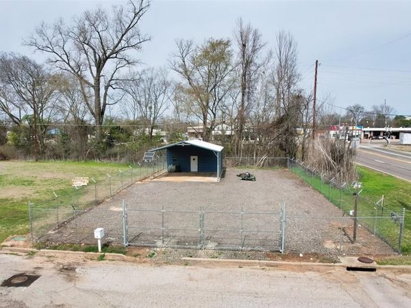 110 Moore Street , Hawkins, TX 75765