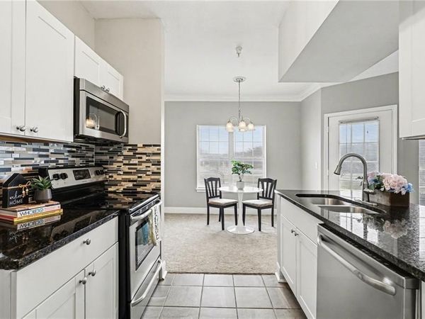 11606 Tomahawk Creek Parkway, Unit F, Leawood, KS 66211