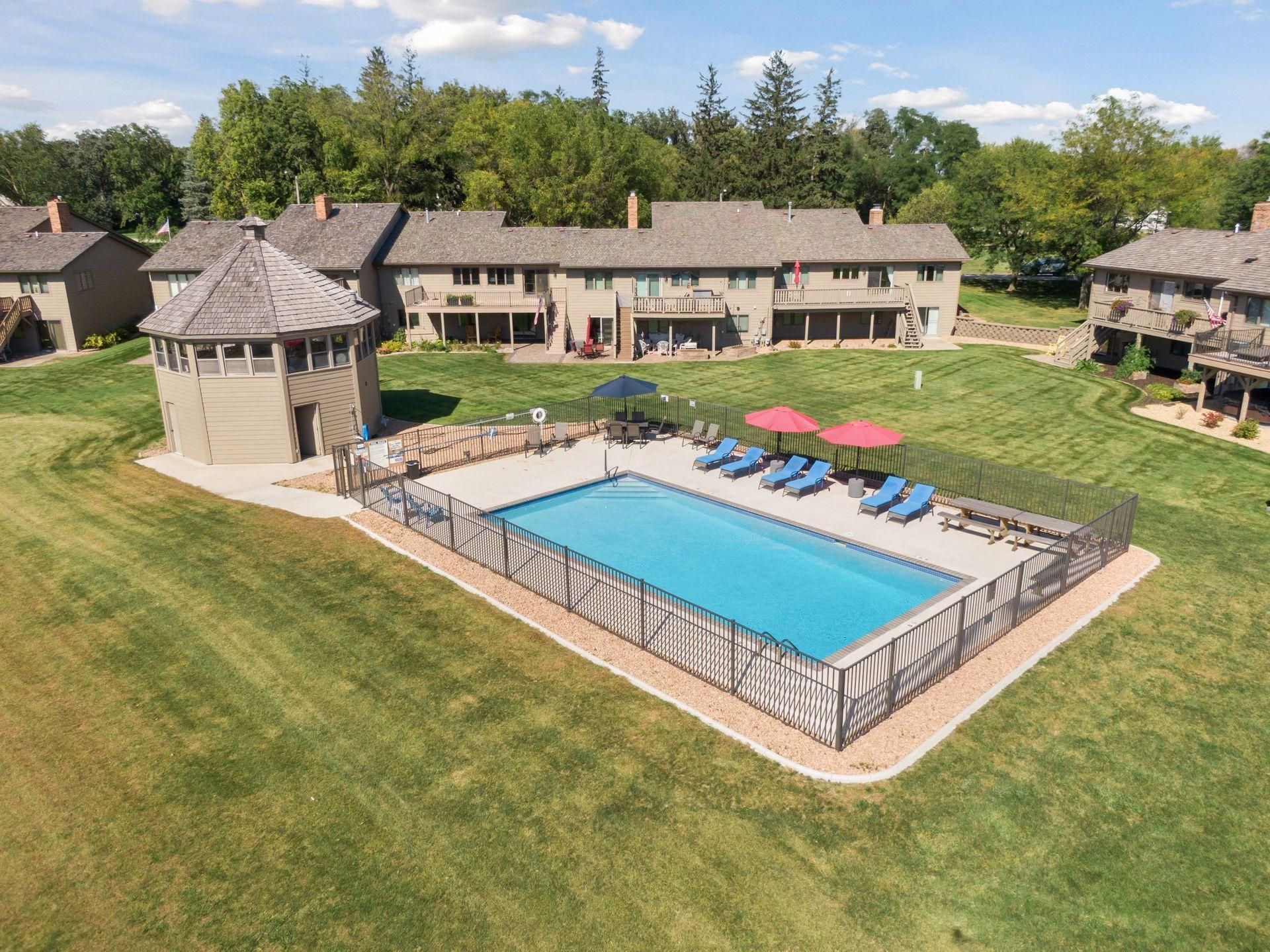 972 Rolling Greens Lane NW, Hutchinson, MN 55350