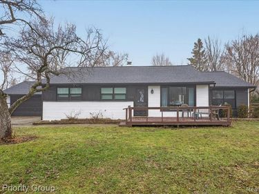 1918 Alsdorf Avenue, Rochester Hills, MI 48309