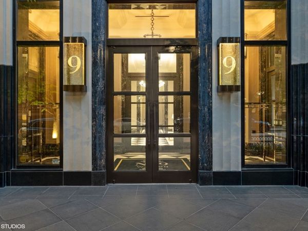 9 W Walton Street, Unit 2202, Chicago, IL 60610