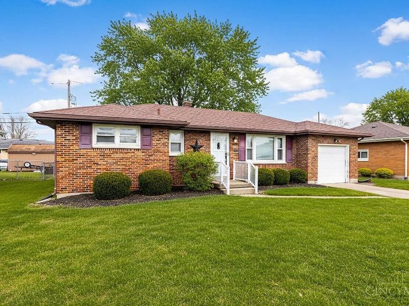 330 Kenyon Drive, Hamilton, OH 45015 Photo 1