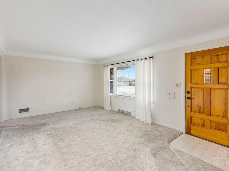 330 Kenyon Drive, Hamilton, OH 45015 Photo 3