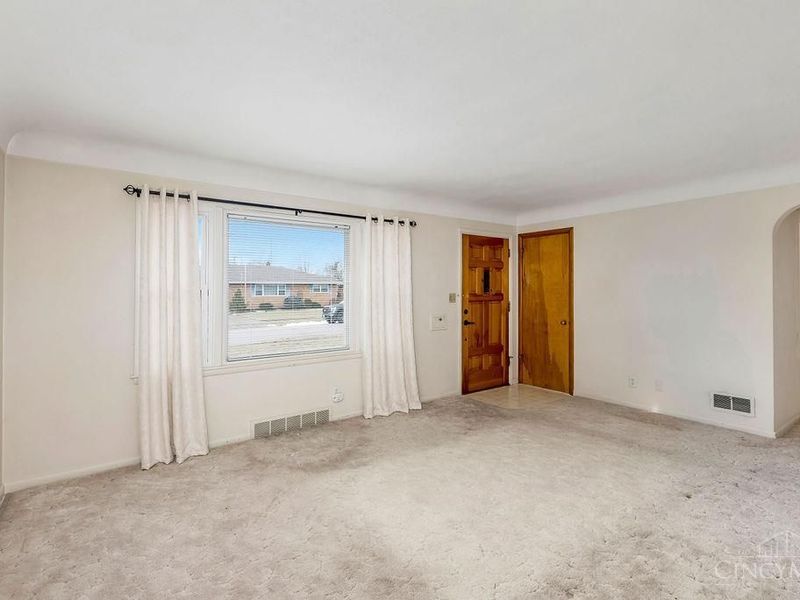 330 Kenyon Drive, Hamilton, OH 45015 Photo 4